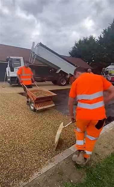 Installation of Tar & Stone Driveways